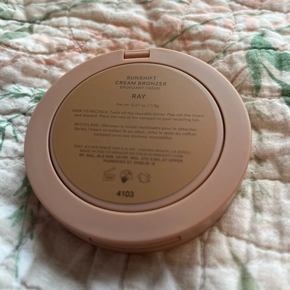 ILIA Sunshift Bronzer - Picture 2 of 5